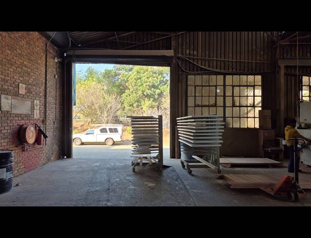 2,500M² FACTORY TO LET IN ANDERBOLT